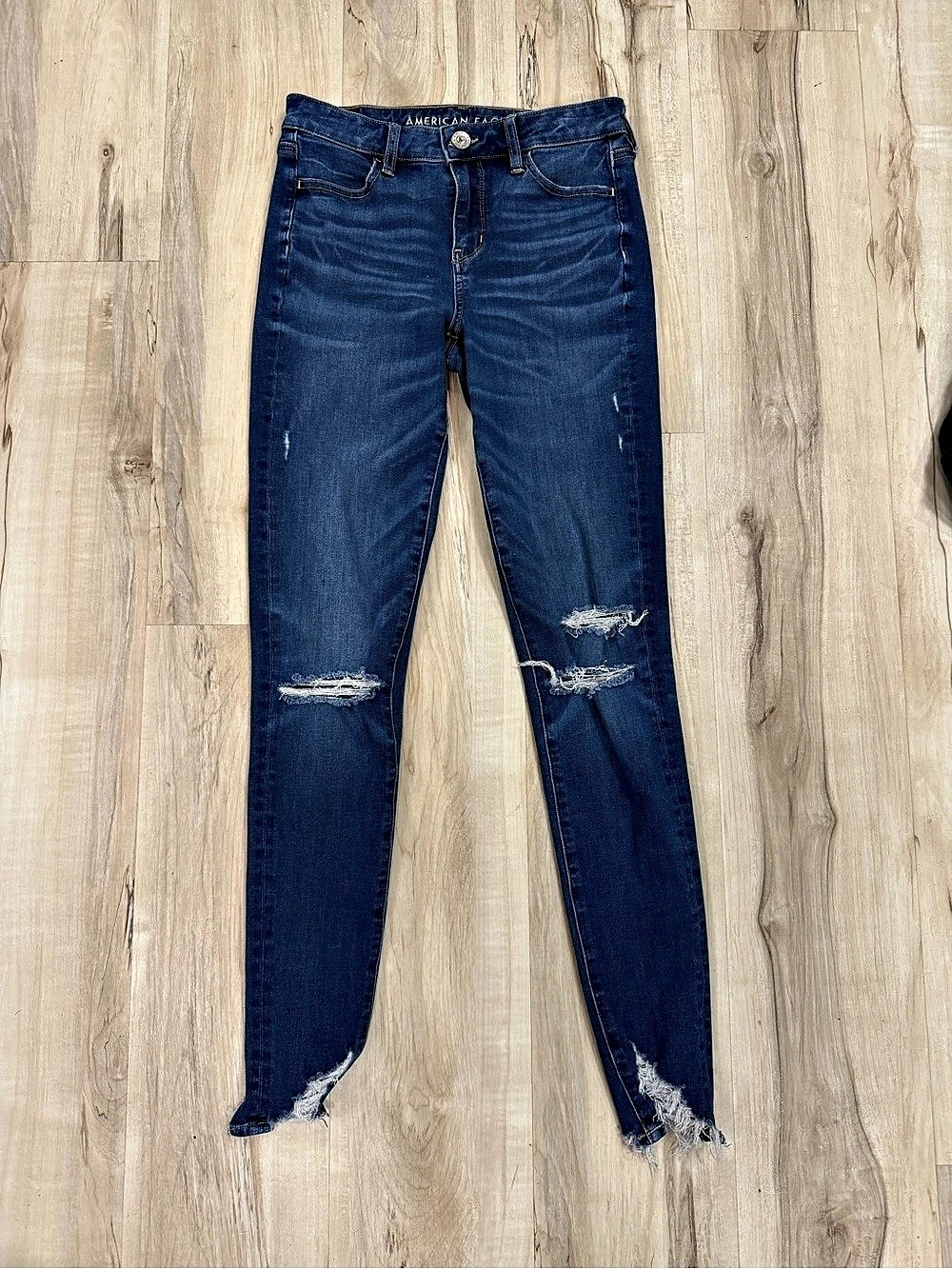 American Eagle Super High-Waisted Ripped Jegging Blue Waist 4